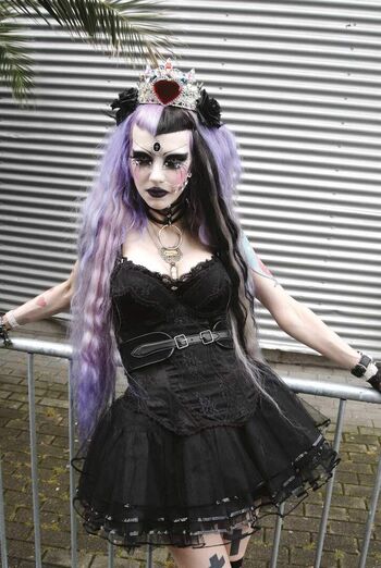 adora_batbrat