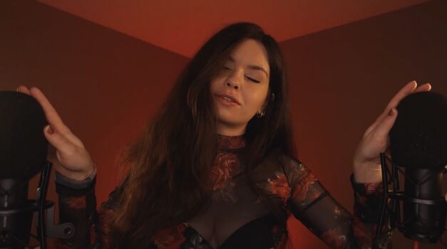 Alana ASMR