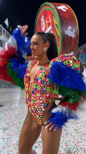 Alane Dias