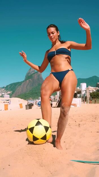 Alane Dias
