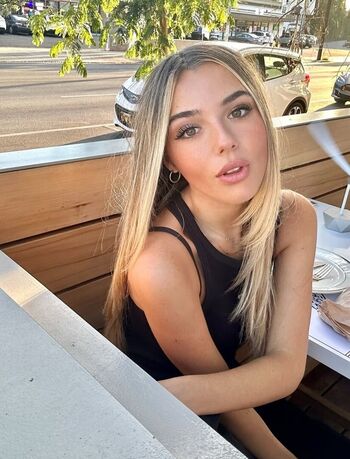 Alexa Nisenson
