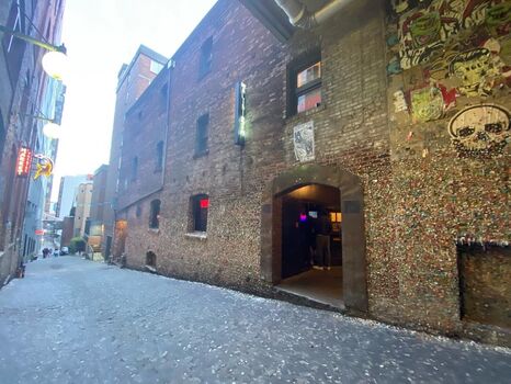 Alibi Room