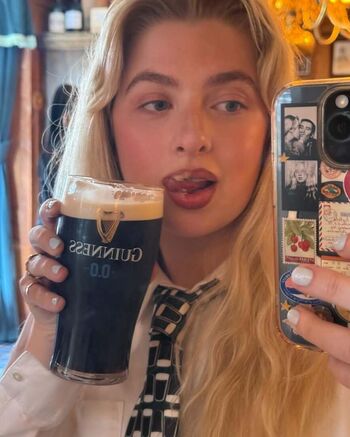 Anais Gallagher