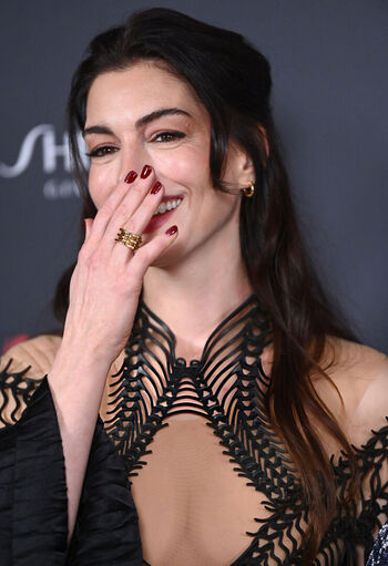 Anne Hathaway
