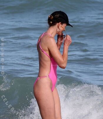 Anne Vyalitsyna