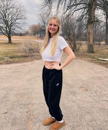 Anya.Truax