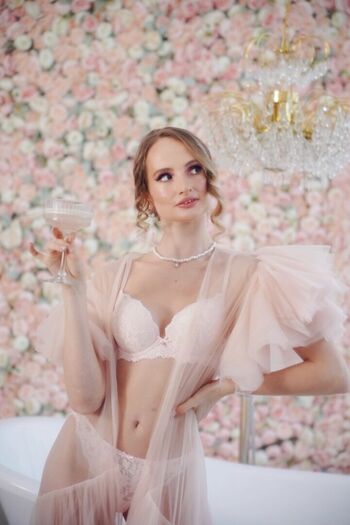 arinazhotikova