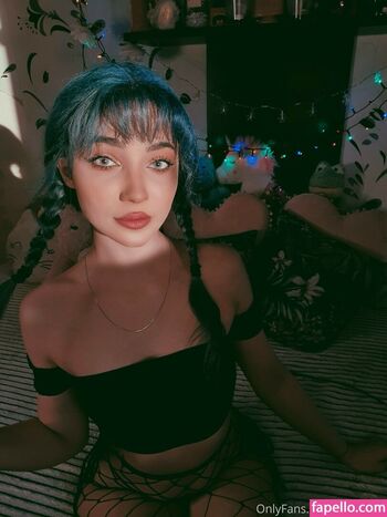 Avery Mia