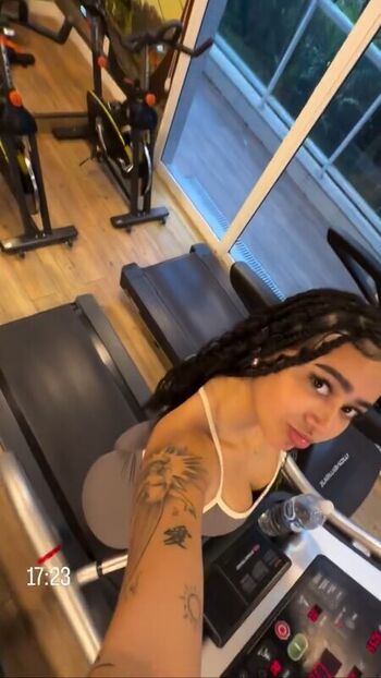 Beca Barreto