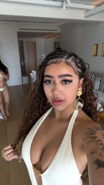 Beca Barreto