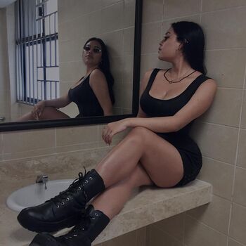 Bratz gótica culona