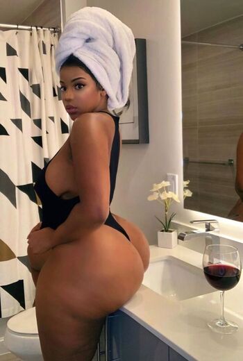Brianna Amor