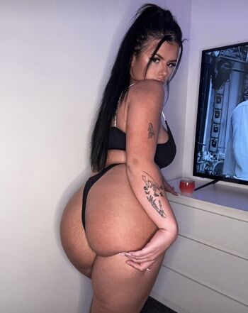 brunettebaddie_x