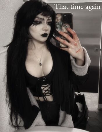 BuffGothMom