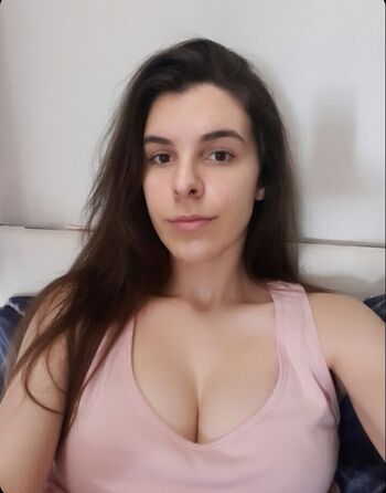 Chloe Tzuqiknee