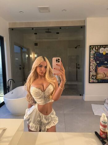 chloecollins