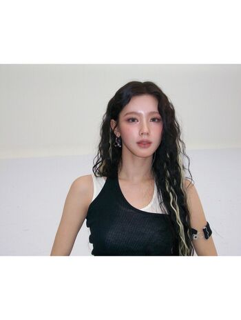 Cho Mi-yeon (Miyeon) - i-dle [(G)I-dle]