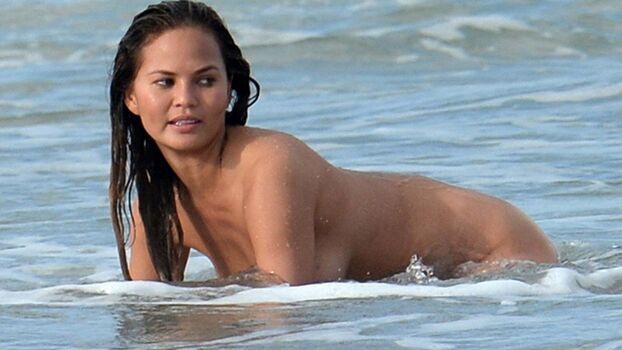 chrissyteigen