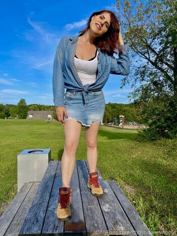 Country Christina