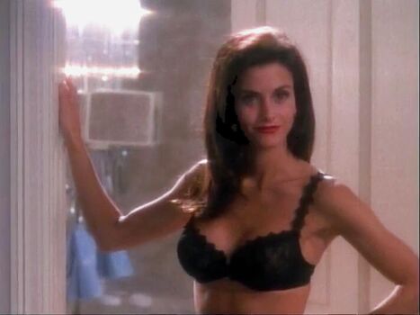 Courteney Cox