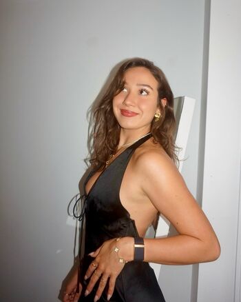 Courtney Sarault