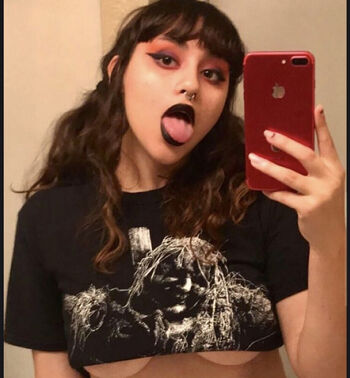 crosseyedivy