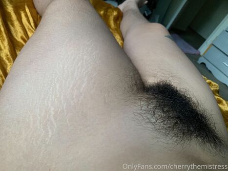 Curvymilftwinkletoes