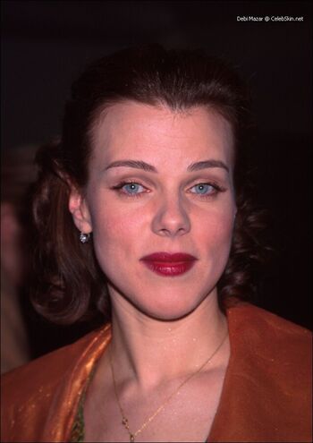 Debi Mazar