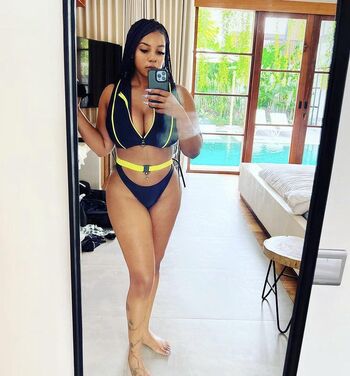 Dee Shanell