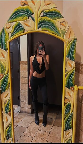 Desiree Flores