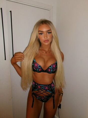 dollyrokstarr