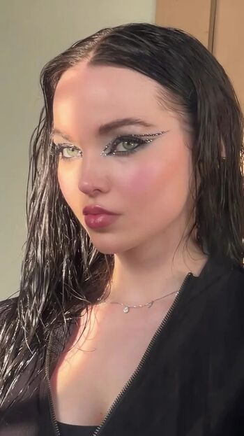 Dove Cameron