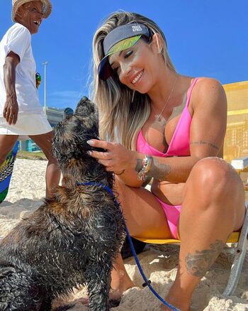 Dra. Thatiane Oliveira
