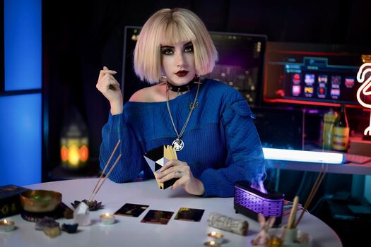 Ezy Summers Cosplay