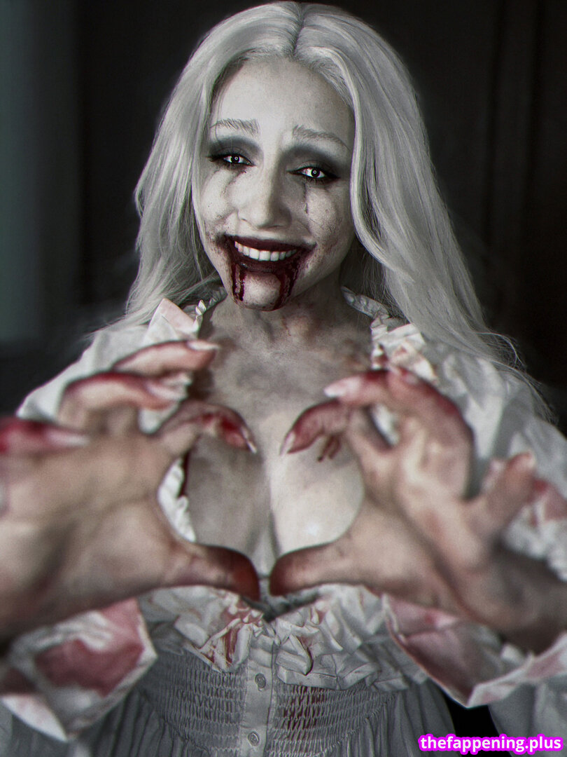 Ezy Summers Cosplay