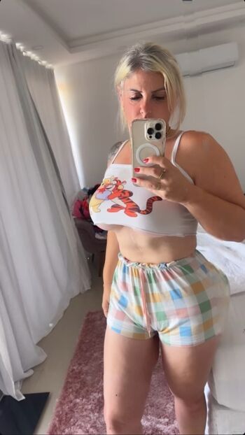 Felina_Cris