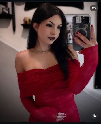 ghostwifeey