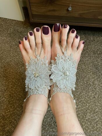 Gorgeouslongtoes