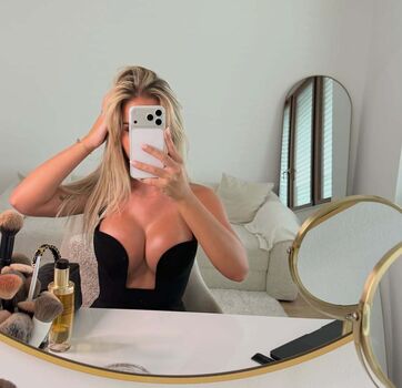 Helena Zoe Klein