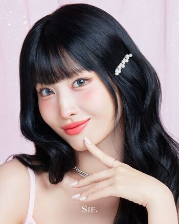 Hirai Momo
