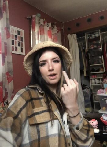 hollyjustwantst0