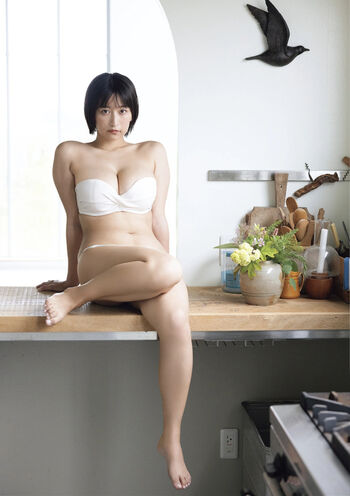 Ina Enohara 榎原依那