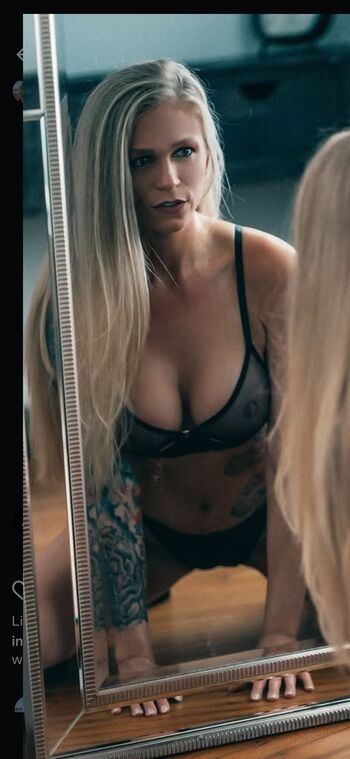 Inked_blondie_90