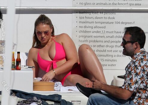 Iskra Lawrence