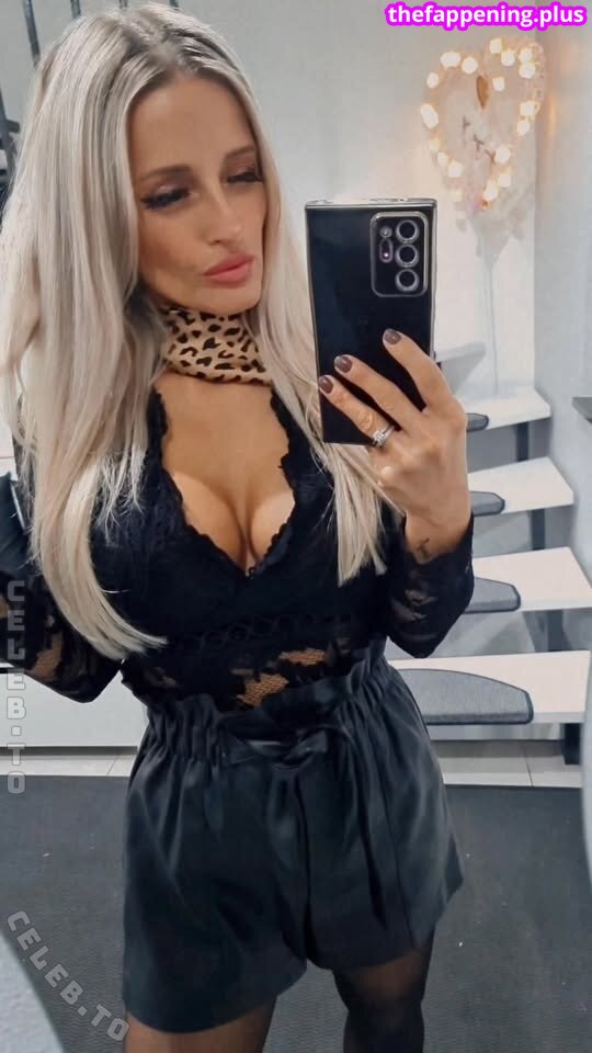Iva Blondie