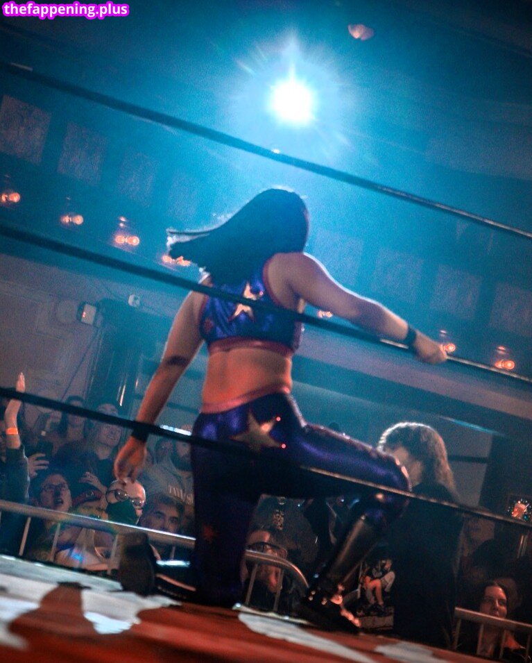 Izzy Moreno / ItsIzzyMania