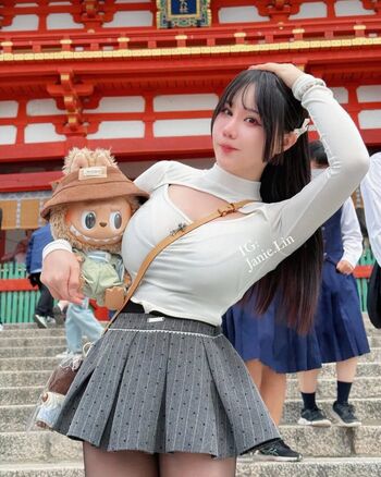 Janie153cm
