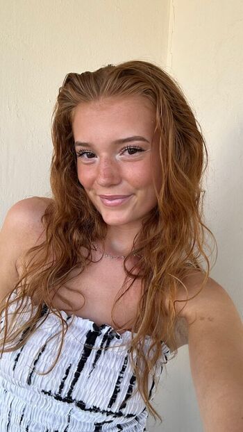 Jasmin Cyano