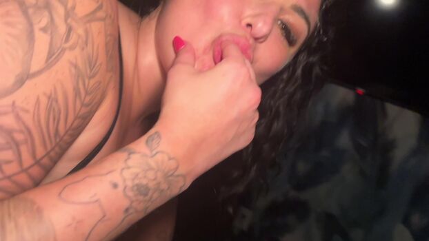 Josiejaxxon Hotwife