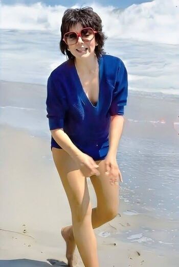 Joyce Dewitt